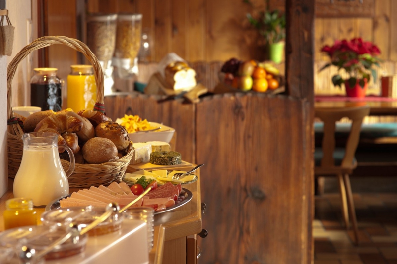 boulangerie-LE CANNET DES MAURES-min_breakfast_buffet_food_restaurant_meal_hotel_plate_fresh-718745